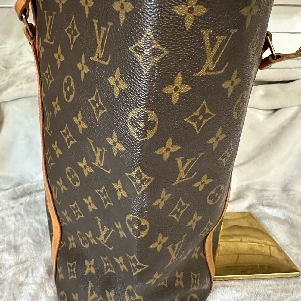 Louis Vuitton about 19